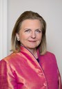 Karin kneissl 2019